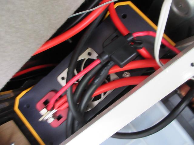 エブリイ ジョイン アウストラ製キャンビー3・電子レンジ・シンクギャレー・給排水タンク・1800Wインバーター・AC100V電源・走行充電・サブバッテリー・セラミックヒーター・軽キャン・4人乗・ナビ/フルセグ(15枚目)