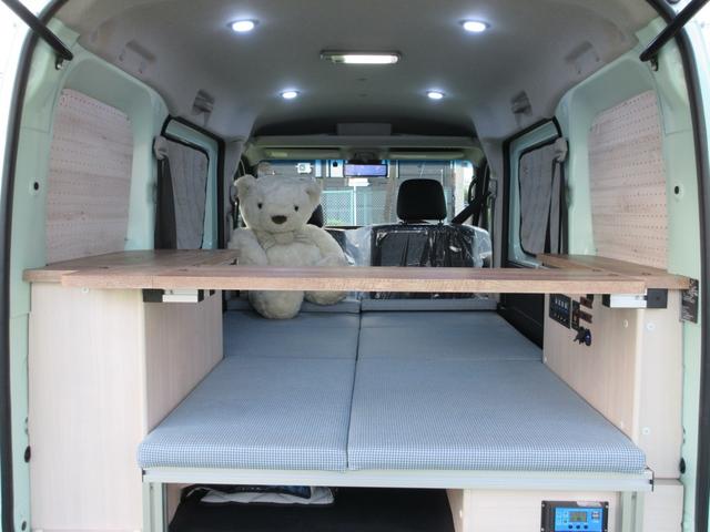 ハイゼットカーゴ クルーズ ソーラーパネル・冷凍冷蔵庫・対座式ダイネット・パワーインバーター・走行充電器・デジタルインナーミラー・ナビ/フルセグTV/2.0ETC・スマートアシスト・軽キャンピング仕様車(9枚目)