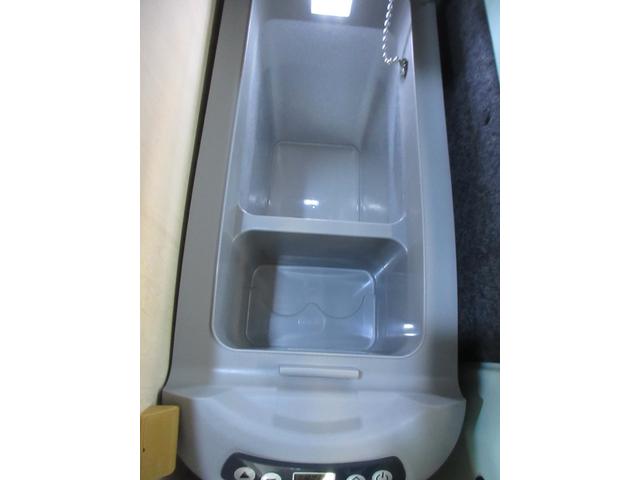 ハイゼットカーゴ クルーズ ソーラーパネル・冷凍冷蔵庫・対座式ダイネット・パワーインバーター・走行充電器・デジタルインナーミラー・ナビ/フルセグTV/2.0ETC・スマートアシスト・軽キャンピング仕様車(10枚目)