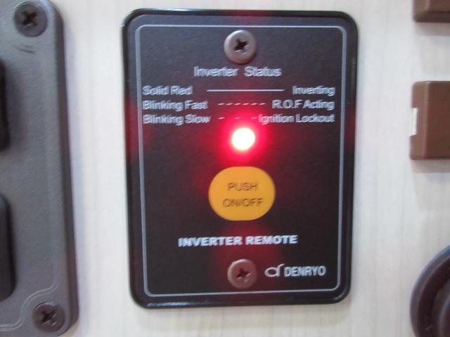 ハイゼットカーゴ クルーズ ソーラーパネル・冷凍冷蔵庫・対座式ダイネット・パワーインバーター・走行充電器・デジタルインナーミラー・ナビ/フルセグTV/2.0ETC・スマートアシスト・軽キャンピング仕様車(14枚目)