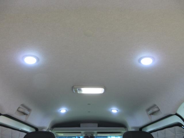 ハイゼットカーゴ クルーズ ソーラーパネル・冷凍冷蔵庫・対座式ダイネット・パワーインバーター・走行充電器・デジタルインナーミラー・ナビ/フルセグTV/2.0ETC・スマートアシスト・軽キャンピング仕様車(16枚目)