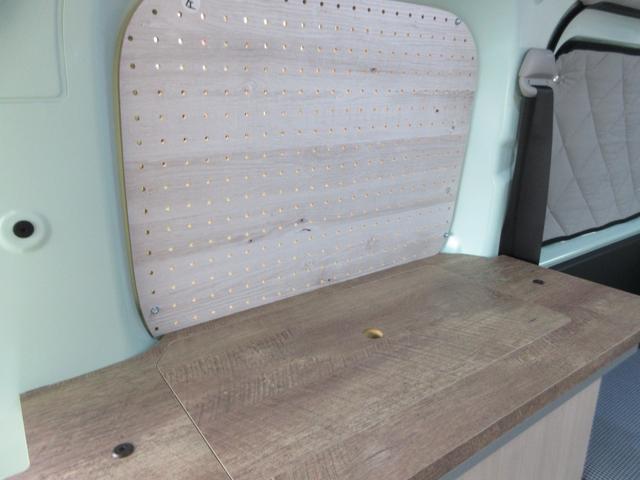 ハイゼットカーゴ クルーズ ソーラーパネル・冷凍冷蔵庫・対座式ダイネット・パワーインバーター・走行充電器・デジタルインナーミラー・ナビ/フルセグTV/2.0ETC・スマートアシスト・軽キャンピング仕様車(29枚目)