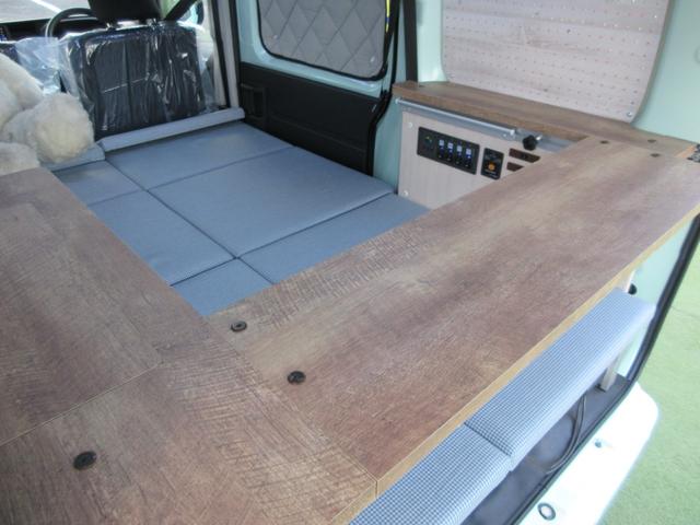 ハイゼットカーゴ クルーズ ソーラーパネル・冷凍冷蔵庫・対座式ダイネット・パワーインバーター・走行充電器・デジタルインナーミラー・ナビ/フルセグTV/2.0ETC・スマートアシスト・軽キャンピング仕様車(31枚目)