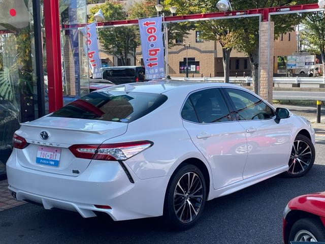 カムリ ＷＳレザーパッケージ　走行１３０５５キロ／レザーシート／純正ナビ／フルセグＴＶ／ワンオーナー（8枚目）