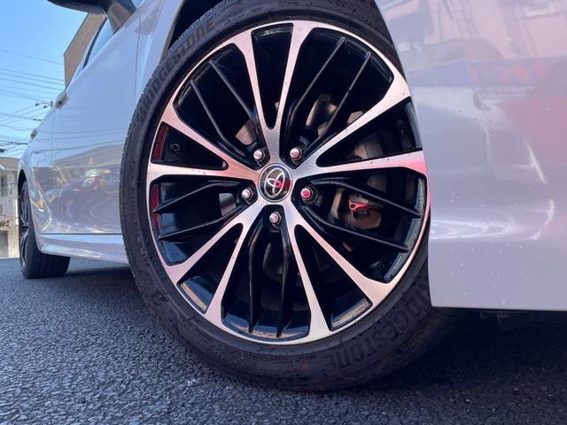 カムリ ＷＳレザーパッケージ　走行１３０５５キロ／レザーシート／純正ナビ／フルセグＴＶ／ワンオーナー（13枚目）