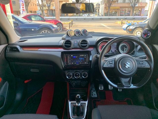 スイフトスポーツ ベースグレード　走行３５８５５Ｋｍ　カロッツェリアディスプレイオーディオ　社外メーター（2枚目）