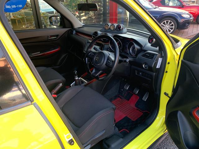 スイフトスポーツ ベースグレード　走行３５８５５Ｋｍ　カロッツェリアディスプレイオーディオ　社外メーター（12枚目）