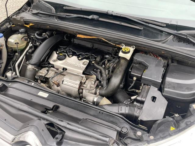 スポーツシック 6速マニュアル ターボ ナビ クリアランスソナー オートクルーズコントロール アルミホイール HID レザーシート キーレスエントリー 電動格納ミラー シートヒーター 盗難防止システム ABS CD(39枚目)