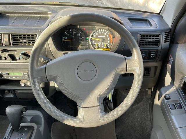 車いす移動車 スローパー 切替4WD ETC 4速オートマ 両側スライドドア キーレスエントリー ABS CD AM FMラジオ エアコン パワステ パワーウィンドウ 運転席・助手席エアバッグ 4人乗 車椅子移動車(7枚目)