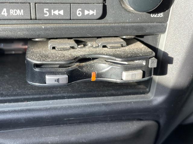 車いす移動車 スローパー 切替4WD ETC 4速オートマ 両側スライドドア キーレスエントリー ABS CD AM FMラジオ エアコン パワステ パワーウィンドウ 運転席・助手席エアバッグ 4人乗 車椅子移動車(9枚目)