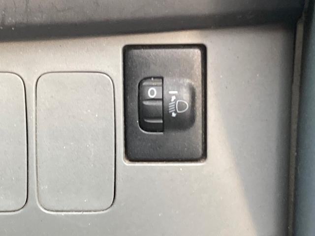 メモリアルエディション スマートキー 電動格納ミラー ベンチシート CVT 盗難防止システム ABS CD 衝突安全ボディ エアコン パワステ パワーウィンドウ 運転席・助手席エアバッグ フルフラット(8枚目)