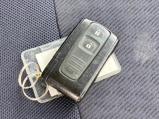 メモリアルエディション スマートキー 電動格納ミラー ベンチシート CVT 盗難防止システム ABS CD 衝突安全ボディ エアコン パワステ パワーウィンドウ 運転席・助手席エアバッグ フルフラット(35枚目)