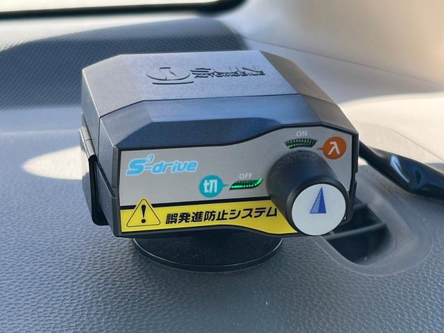 Ｌ　キーレス　ベンチシート　ＣＶＴ　盗難防止システム　ＣＤ　ラジオ　衝突安全ボディ　エアコン　パワステ　パワーウィンドウ　ＳＲＳ　レベライザー　取説(6枚目)