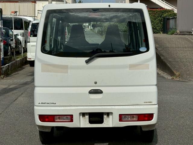 ミニキャブバン ＣＤ　タイベル交換済　切替４ＷＤ　積載量３５０ｋｇ　集中ドアロック　修復歴無し　４人乗り　軽貨物　軽バン　フルフラットシート　４ナンバー　エアコン　パワステ　ＡＭ・ＦＭラジオ　ＡＢＳ　Ｗエアバッグ（7枚目）