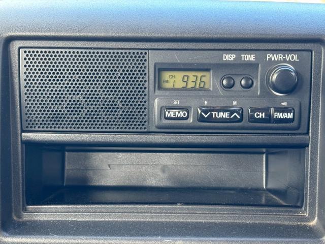 ミニキャブバン ＣＤ　タイベル交換済　切替４ＷＤ　積載量３５０ｋｇ　集中ドアロック　修復歴無し　４人乗り　軽貨物　軽バン　フルフラットシート　４ナンバー　エアコン　パワステ　ＡＭ・ＦＭラジオ　ＡＢＳ　Ｗエアバッグ（16枚目）