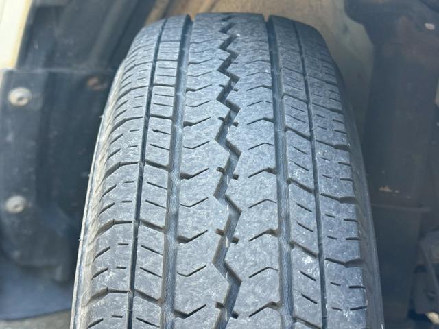 ミニキャブバン ＣＤ　タイベル交換済　切替４ＷＤ　積載量３５０ｋｇ　集中ドアロック　修復歴無し　４人乗り　軽貨物　軽バン　フルフラットシート　４ナンバー　エアコン　パワステ　ＡＭ・ＦＭラジオ　ＡＢＳ　Ｗエアバッグ（27枚目）
