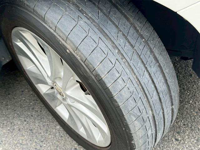 ヴェルファイア ２．４Ｚ　プラチナムセレクション　ナビ　後席モニター　バックカメラ　フルセグＴＶ　ＣＤ　ＤＶＤ再生　記録簿　両側電動スライド　電動リアゲート　ＥＴＣ　スマートキー　タイミングチェーン　７人乗り　純正アルミホイール　ＨＩＤ　電格ミラー（9枚目）