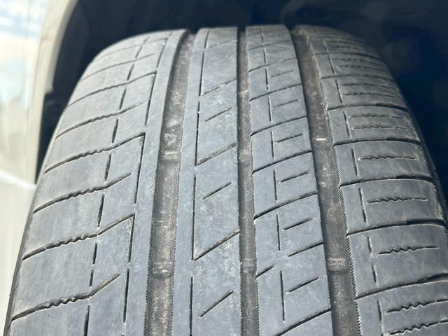 ヴェルファイア ２．４Ｚ　プラチナムセレクション　ナビ　後席モニター　バックカメラ　フルセグＴＶ　ＣＤ　ＤＶＤ再生　記録簿　両側電動スライド　電動リアゲート　ＥＴＣ　スマートキー　タイミングチェーン　７人乗り　純正アルミホイール　ＨＩＤ　電格ミラー（10枚目）