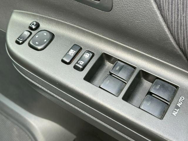 ヴェルファイア ２．４Ｚ　プラチナムセレクション　ナビ　後席モニター　バックカメラ　フルセグＴＶ　ＣＤ　ＤＶＤ再生　記録簿　両側電動スライド　電動リアゲート　ＥＴＣ　スマートキー　タイミングチェーン　７人乗り　純正アルミホイール　ＨＩＤ　電格ミラー（30枚目）