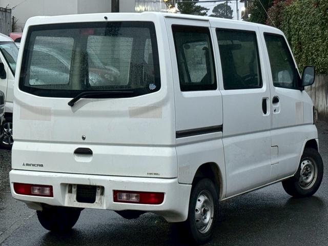 ミニキャブバン ＣＤ　切替４ＷＤ　積載量３５０ｋｇ　集中ドアロック　４人乗り　軽貨物　軽バン　フルフラットシート　４ナンバー　エアコン　パワステ　ＡＭ・ＦＭラジオ　ＡＢＳ　Ｗエアバッグ（2枚目）
