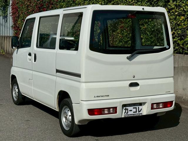 ミニキャブバン ＣＤ　切替４ＷＤ　法人１オーナー　記録簿　積載量３５０ｋｇ　集中ドアロック　４人乗り　軽貨物　軽バン　フルフラットシート　４ナンバー　エアコン　パワステ　ＡＭ・ＦＭラジオ　ＡＢＳ　Ｗエアバッグ（6枚目）