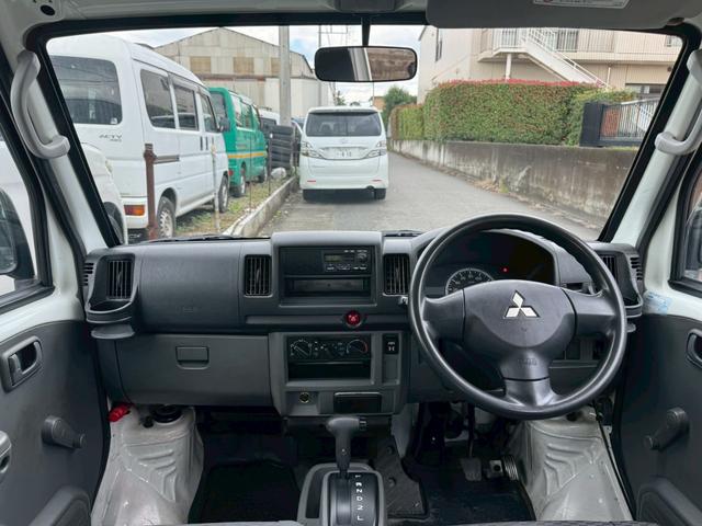 ミニキャブバン ＣＤ　切替４ＷＤ　法人１オーナー　記録簿　積載量３５０ｋｇ　集中ドアロック　４人乗り　軽貨物　軽バン　フルフラットシート　４ナンバー　エアコン　パワステ　ＡＭ・ＦＭラジオ　ＡＢＳ　Ｗエアバッグ（9枚目）