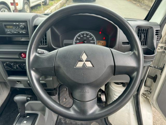 ミニキャブバン ＣＤ　切替４ＷＤ　法人１オーナー　記録簿　積載量３５０ｋｇ　集中ドアロック　４人乗り　軽貨物　軽バン　フルフラットシート　４ナンバー　エアコン　パワステ　ＡＭ・ＦＭラジオ　ＡＢＳ　Ｗエアバッグ（12枚目）