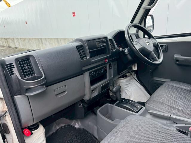 ミニキャブバン ＣＤ　切替４ＷＤ　法人１オーナー　記録簿　積載量３５０ｋｇ　集中ドアロック　４人乗り　軽貨物　軽バン　フルフラットシート　４ナンバー　エアコン　パワステ　ＡＭ・ＦＭラジオ　ＡＢＳ　Ｗエアバッグ（19枚目）