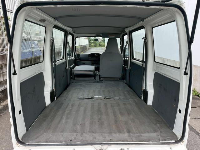 ミニキャブバン ＣＤ　切替４ＷＤ　法人１オーナー　記録簿　積載量３５０ｋｇ　集中ドアロック　４人乗り　軽貨物　軽バン　フルフラットシート　４ナンバー　エアコン　パワステ　ＡＭ・ＦＭラジオ　ＡＢＳ　Ｗエアバッグ（27枚目）