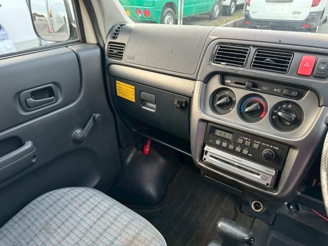 アクティバン SDX タイベル交換済 法人1オーナー 記録簿19枚 2024年製造タイヤ 積載量350kg 軽貨物 軽バン エアコン パワステ 4人乗り 4ナンバー フルフラット WSRS 両側スライド シガーソケット(12枚目)