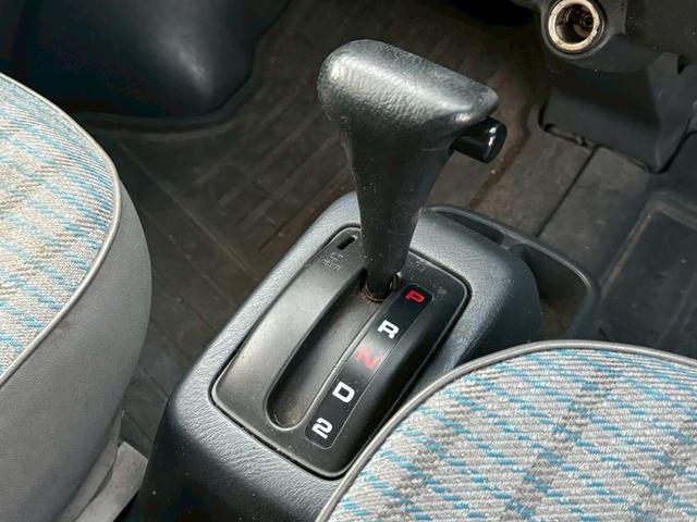 アクティバン SDX タイベル交換済 法人1オーナー 記録簿19枚 2024年製造タイヤ 積載量350kg 軽貨物 軽バン エアコン パワステ 4人乗り 4ナンバー フルフラット WSRS 両側スライド シガーソケット(17枚目)