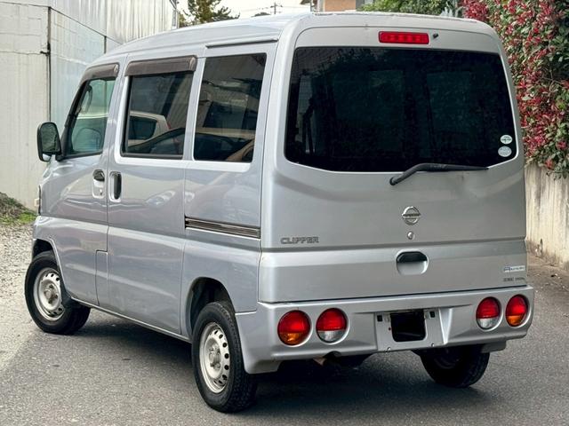クリッパーバン ＧＬ　タイベル交換済　ＥＴＣ　パワーウィンドウ　エアコン　パワステ　集中ドアロック　積載量３５０ｋｇ　２０２３年製造・前タイヤ　軽貨物　４ナンバー　４人乗り　フルフラットシート　ハイルーフ　ＷＳＲＳ（6枚目）