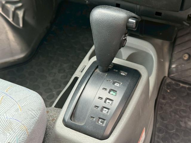 クリッパーバン ＧＬ　タイベル交換済　ＥＴＣ　パワーウィンドウ　エアコン　パワステ　集中ドアロック　積載量３５０ｋｇ　２０２３年製造・前タイヤ　軽貨物　４ナンバー　４人乗り　フルフラットシート　ハイルーフ　ＷＳＲＳ（17枚目）