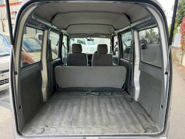クリッパーバン ＧＬ　タイベル交換済　ＥＴＣ　パワーウィンドウ　エアコン　パワステ　集中ドアロック　積載量３５０ｋｇ　２０２３年製造・前タイヤ　軽貨物　４ナンバー　４人乗り　フルフラットシート　ハイルーフ　ＷＳＲＳ（26枚目）