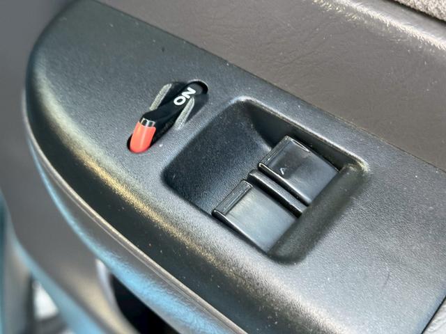 バモス Ｌ　クラッチ交換渡し　５速マニュアル　修復歴無し　パワーウィンドウ　エアコン　パワステ　社外１２インチアルミホイール（4枚目）