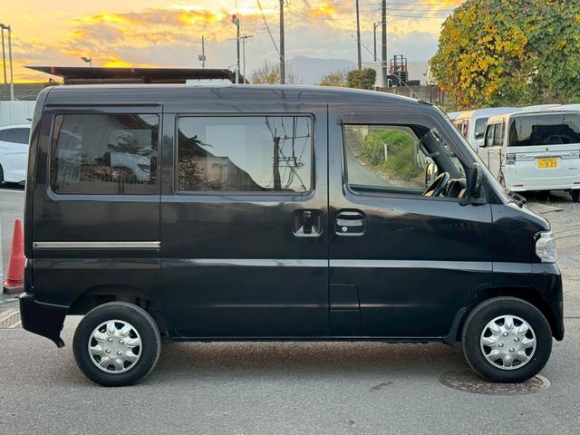 ＮＶ１００クリッパーバン ＧＸ　２０２４年製造タイヤ　キーレス　パワーウィンドウ　エアコン　パワステ　リビルト品オルタネーター　積載量３５０ｋｇ　修復歴無し　軽貨物　軽バン　４ナンバー　４人乗り　フルフラットシート　ハイルーフ（4枚目）