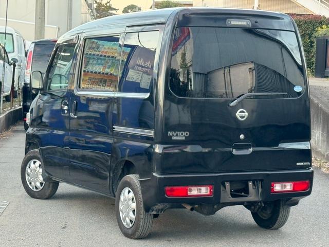 ＮＶ１００クリッパーバン ＧＸ　２０２４年製造タイヤ　キーレス　パワーウィンドウ　エアコン　パワステ　リビルト品オルタネーター　積載量３５０ｋｇ　修復歴無し　軽貨物　軽バン　４ナンバー　４人乗り　フルフラットシート　ハイルーフ（6枚目）