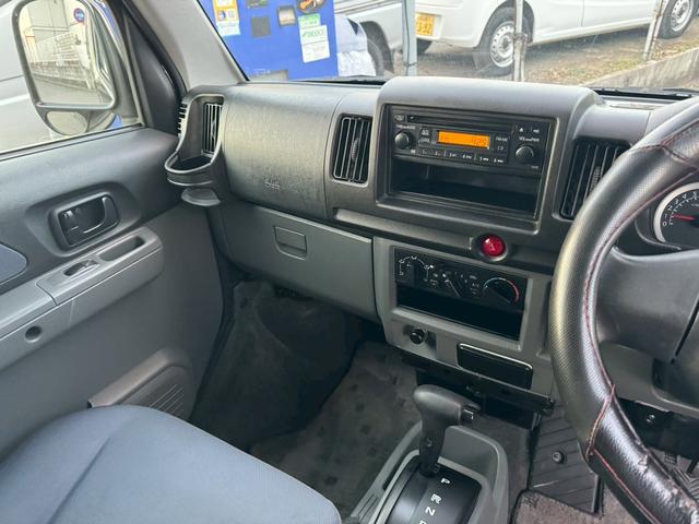 ＮＶ１００クリッパーバン ＧＸ　２０２４年製造タイヤ　キーレス　パワーウィンドウ　エアコン　パワステ　リビルト品オルタネーター　積載量３５０ｋｇ　修復歴無し　軽貨物　軽バン　４ナンバー　４人乗り　フルフラットシート　ハイルーフ（12枚目）