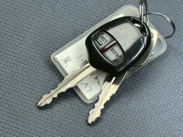 ＮＶ１００クリッパーバン ＧＸ　２０２４年製造タイヤ　キーレス　パワーウィンドウ　エアコン　パワステ　リビルト品オルタネーター　積載量３５０ｋｇ　修復歴無し　軽貨物　軽バン　４ナンバー　４人乗り　フルフラットシート　ハイルーフ（15枚目）