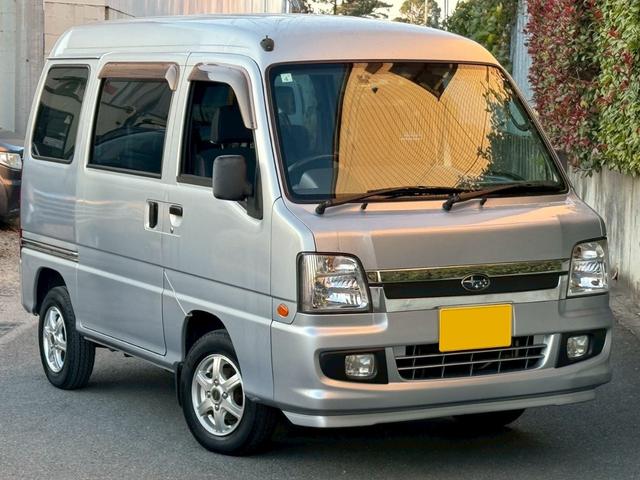 サンバーバン ディアス　切替４ＷＤ　５速マニュアル　記録簿１０枚　ドラレコ　ＥＴＣ　キーレス　２０２４年製造タイヤ　パワーウィンドウ　エアコン　パワステ　修復歴無し　積載量３５０ｋｇ　軽貨物　４人乗り　社外１２インチＡＷ（3枚目）