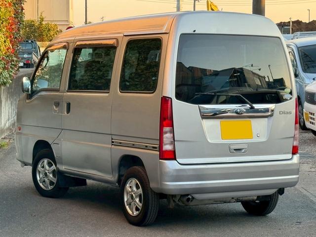 サンバーバン ディアス　切替４ＷＤ　５速マニュアル　記録簿１０枚　ドラレコ　ＥＴＣ　キーレス　２０２４年製造タイヤ　パワーウィンドウ　エアコン　パワステ　修復歴無し　積載量３５０ｋｇ　軽貨物　４人乗り　社外１２インチＡＷ（6枚目）