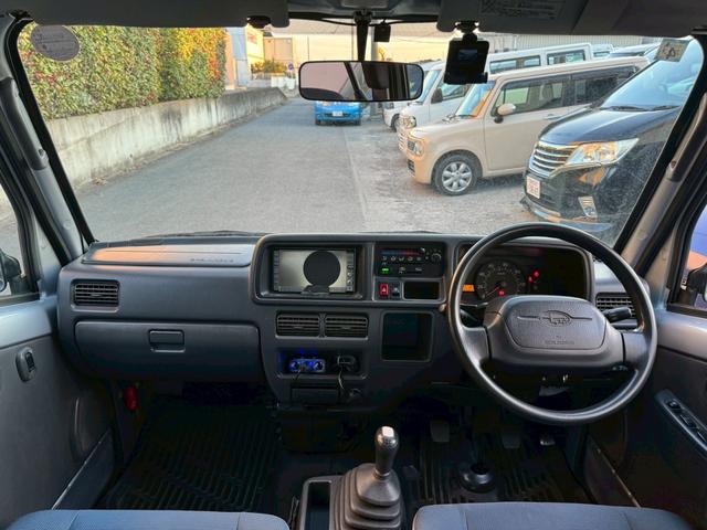 サンバーバン ディアス　切替４ＷＤ　５速マニュアル　記録簿１０枚　ドラレコ　ＥＴＣ　キーレス　２０２４年製造タイヤ　パワーウィンドウ　エアコン　パワステ　修復歴無し　積載量３５０ｋｇ　軽貨物　４人乗り　社外１２インチＡＷ（11枚目）
