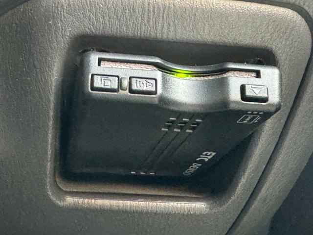 サンバーバン ディアス　切替４ＷＤ　５速マニュアル　記録簿１０枚　ドラレコ　ＥＴＣ　キーレス　２０２４年製造タイヤ　パワーウィンドウ　エアコン　パワステ　修復歴無し　積載量３５０ｋｇ　軽貨物　４人乗り　社外１２インチＡＷ（17枚目）