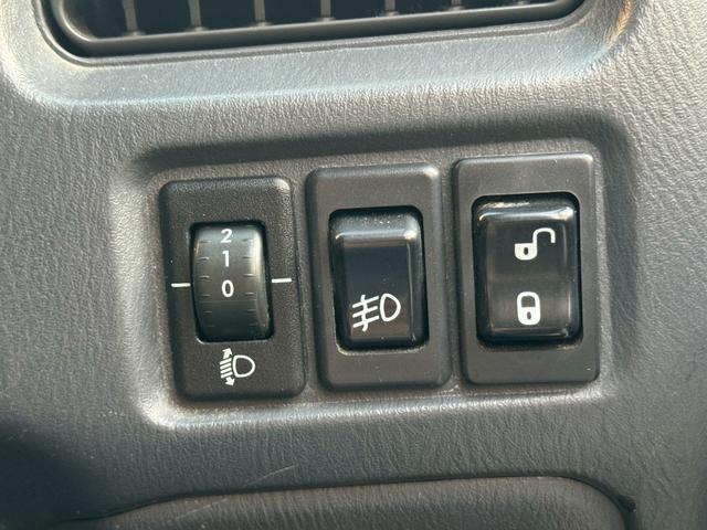 サンバーバン ディアス　切替４ＷＤ　５速マニュアル　記録簿１０枚　ドラレコ　ＥＴＣ　キーレス　２０２４年製造タイヤ　パワーウィンドウ　エアコン　パワステ　修復歴無し　積載量３５０ｋｇ　軽貨物　４人乗り　社外１２インチＡＷ（19枚目）