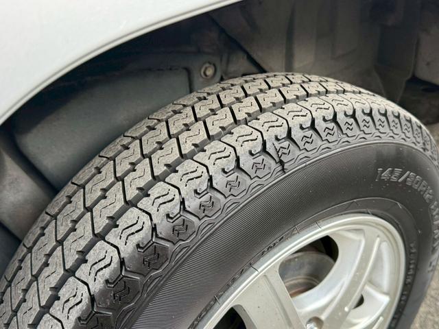 サンバーバン ディアス　切替４ＷＤ　５速マニュアル　記録簿１０枚　ドラレコ　ＥＴＣ　キーレス　２０２４年製造タイヤ　パワーウィンドウ　エアコン　パワステ　修復歴無し　積載量３５０ｋｇ　軽貨物　４人乗り　社外１２インチＡＷ（38枚目）