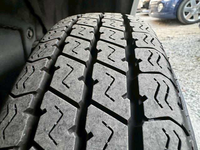 サンバーバン ディアス　切替４ＷＤ　５速マニュアル　記録簿１０枚　ドラレコ　ＥＴＣ　キーレス　２０２４年製造タイヤ　パワーウィンドウ　エアコン　パワステ　修復歴無し　積載量３５０ｋｇ　軽貨物　４人乗り　社外１２インチＡＷ（39枚目）