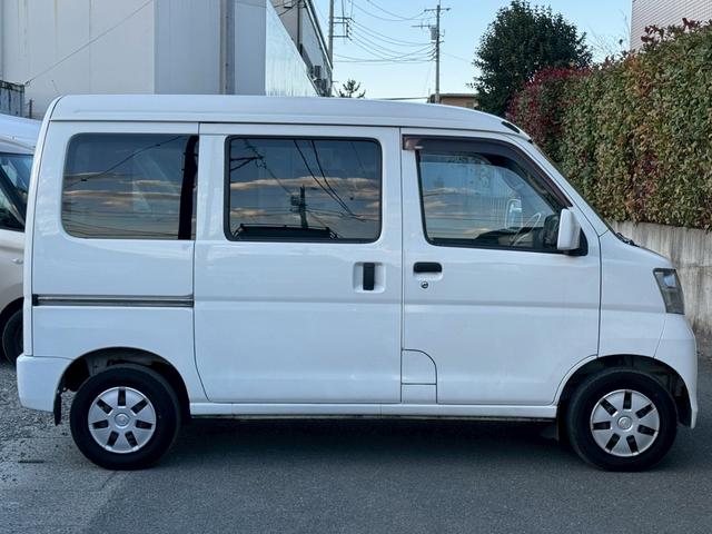 TOYOTA PIXIS VAN CRUISE