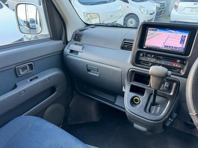 TOYOTA PIXIS VAN CRUISE