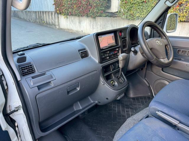 TOYOTA PIXIS VAN CRUISE