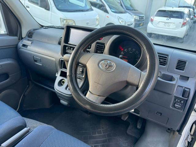 TOYOTA PIXIS VAN CRUISE